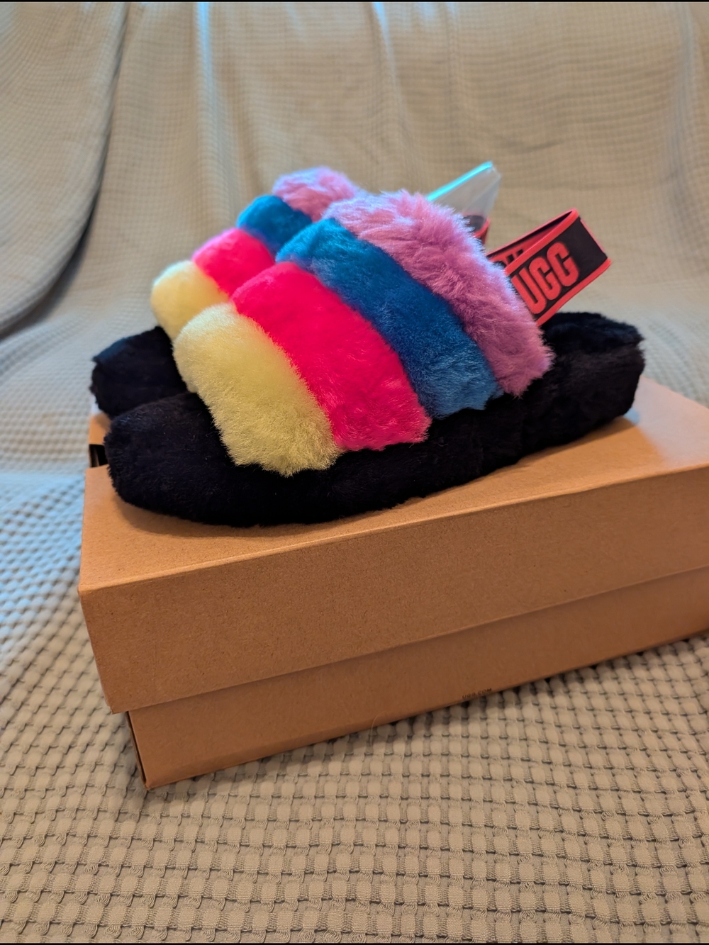 UGG Womens Rainbow Fluff Slide - Multicolor Size 8